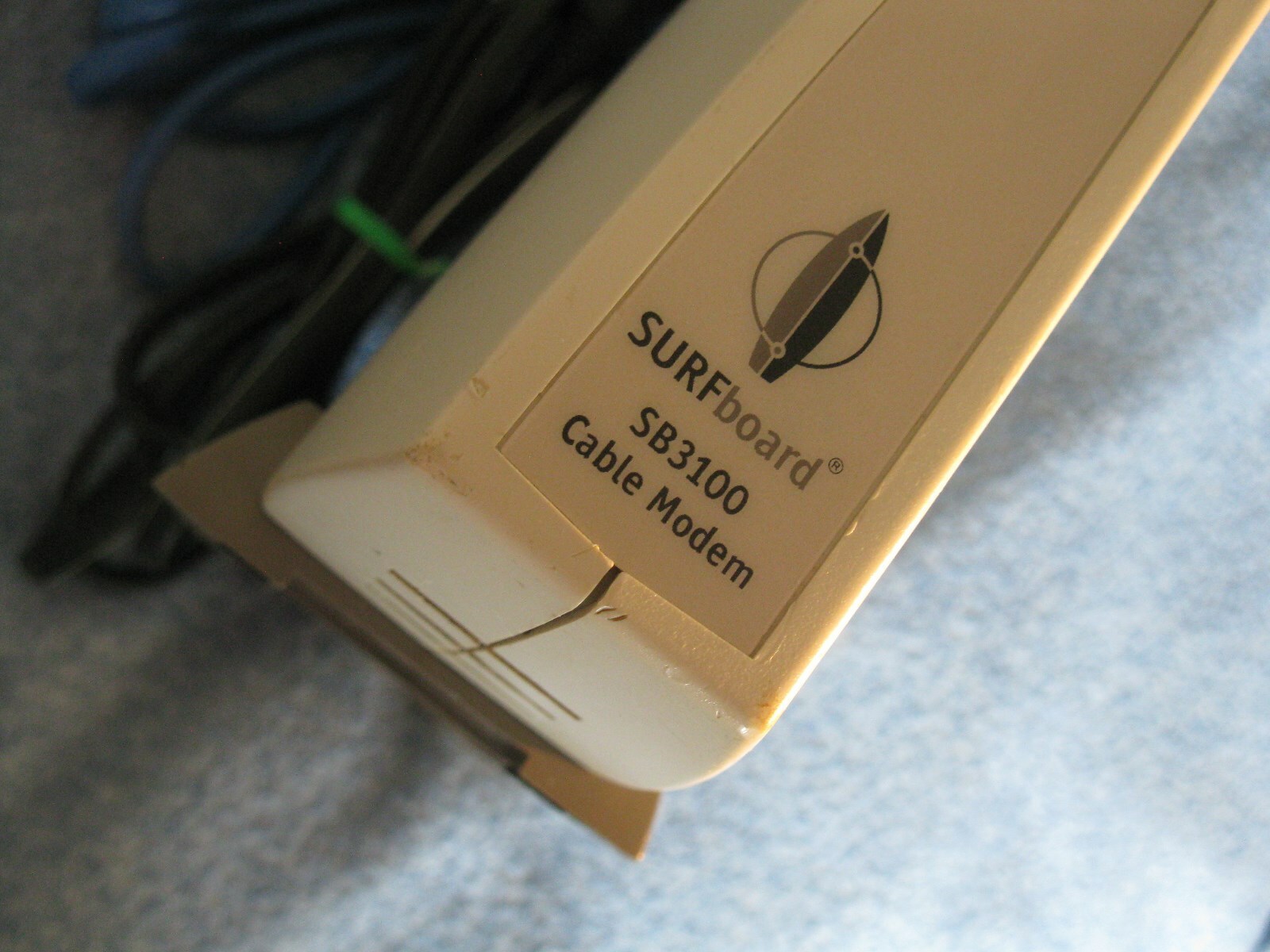 General Instruments SURFboard SB3100 (SB3100) 38 Mbps/Ethernet & power