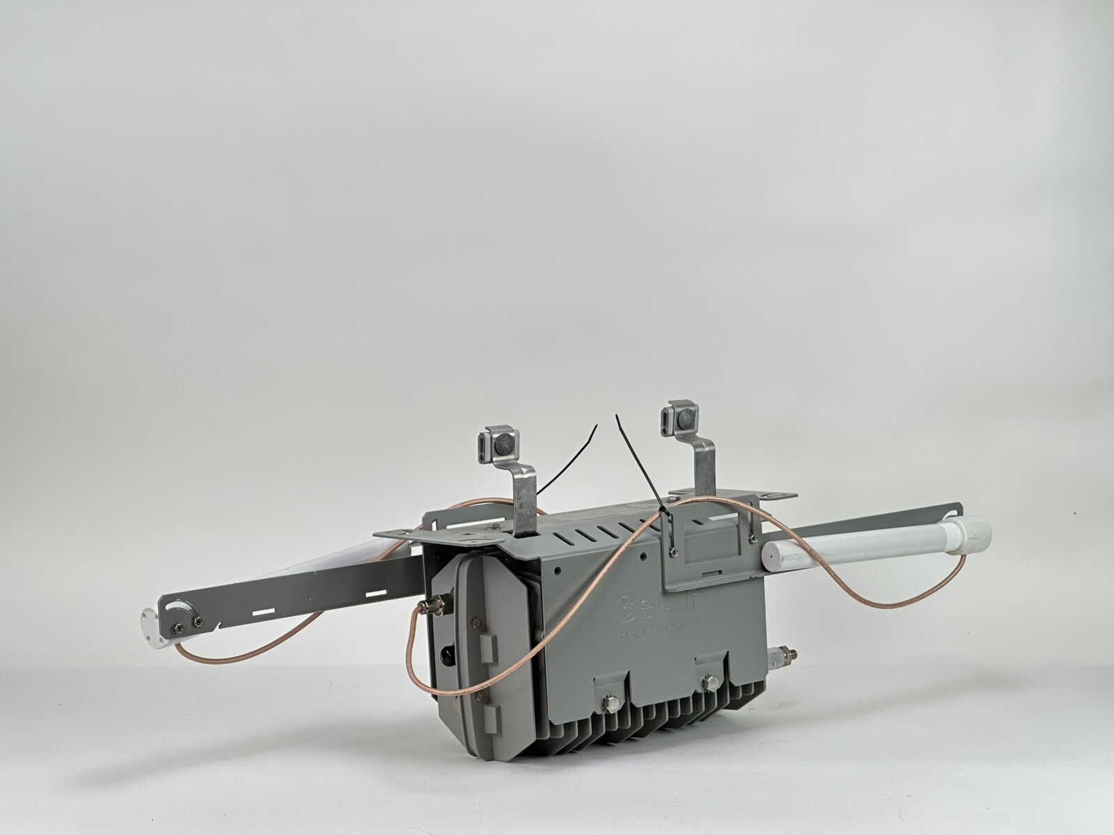 BelAir Strand-Mounted Wireless Multi-service Node BelAir100S BELAJ2629