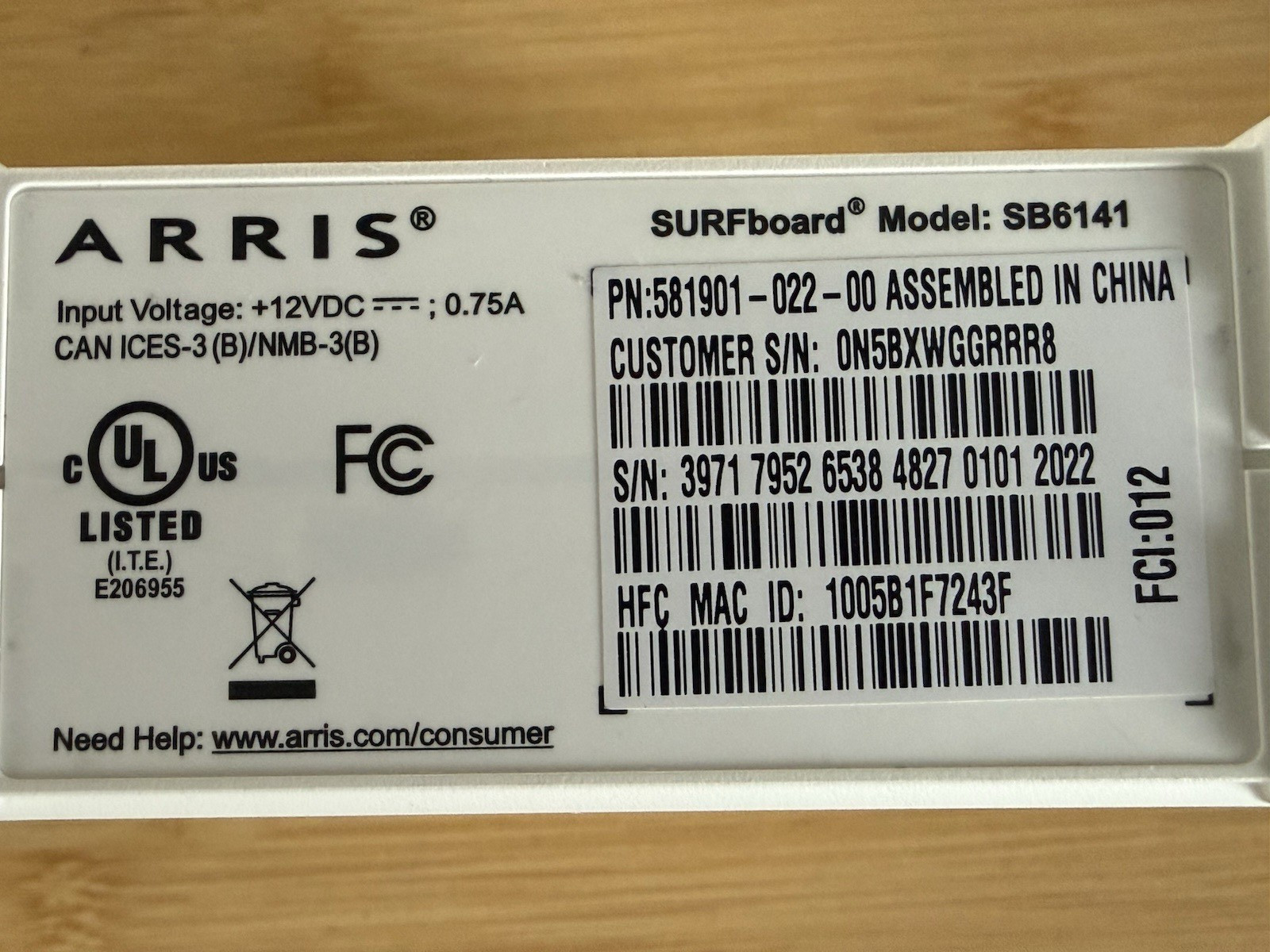 Arris Surfboard Model White SB6141 Cable Modem with CAT5e and Coax cables etc