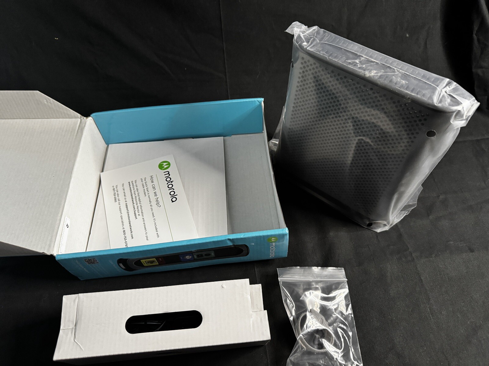Motorola 24×8 Cable Modem MB7621 DOCSIS 3.0 1000+ mbps New Open Box – See Pics