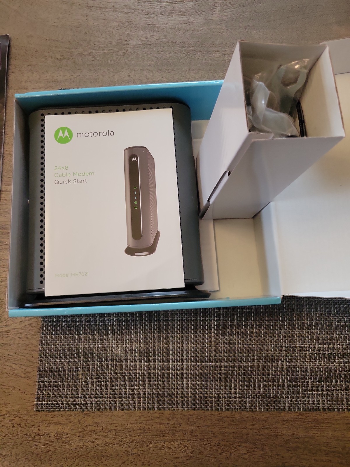 MOTOROLA 24×8 Cable Modem MB7621 1000+ MBPS Xfinity Cox Open Box