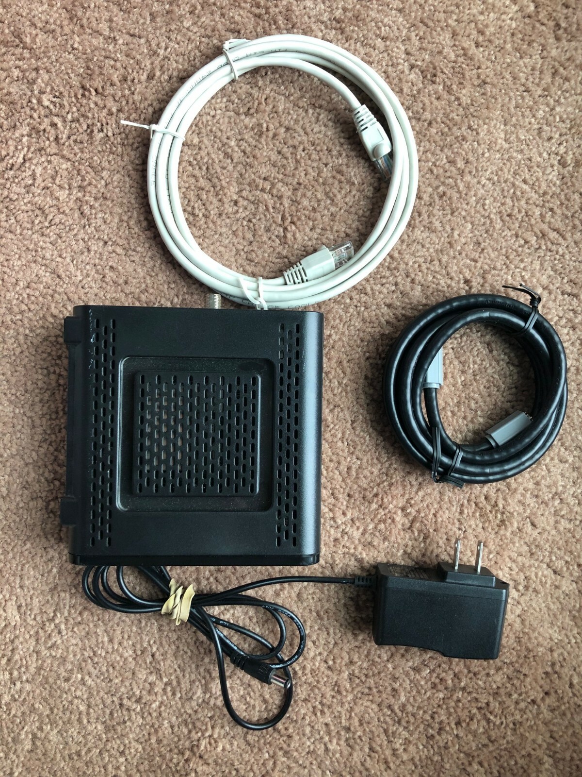 Motorola SURFboard SB6141 Docsis 3.0 Cable Modem w/ cables