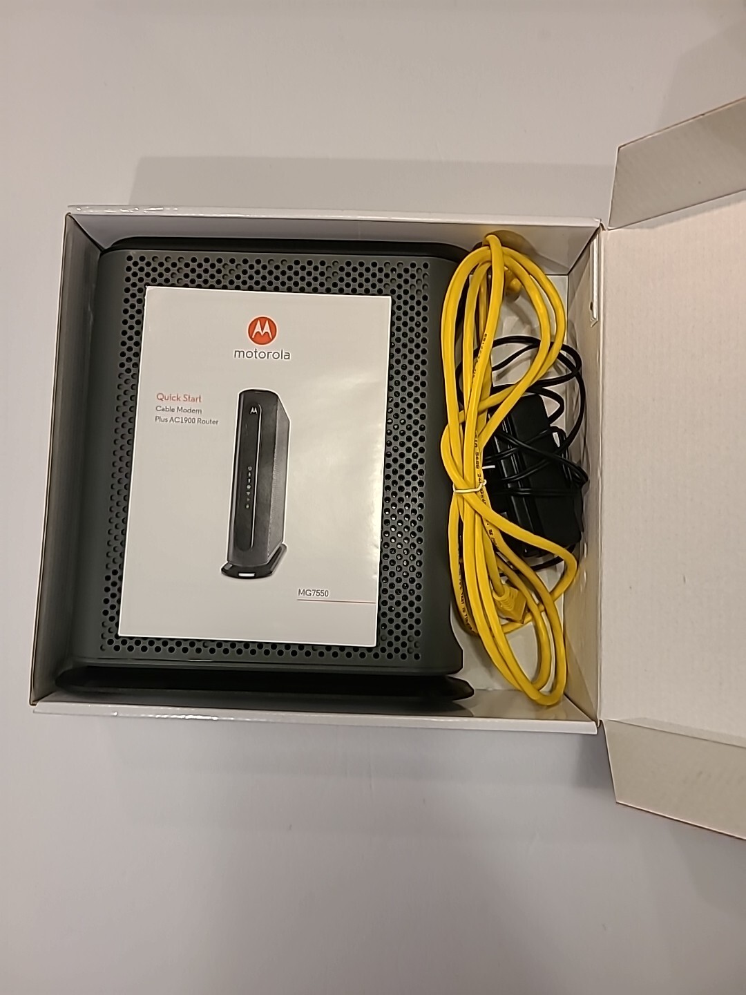 Motorola MG7550 16×4 DOCSIS 3.0 Cable Modem Plus AC1900 WiFi Router