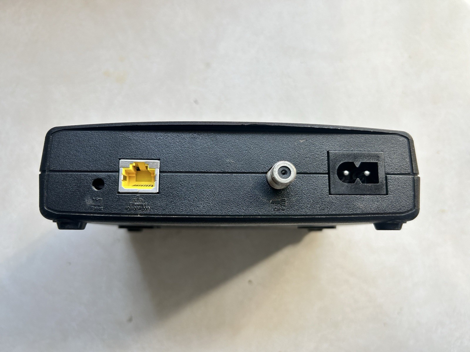 ARRIS CM820A DOCSIS 3.0 8/4 Cable Modem Internet Tested