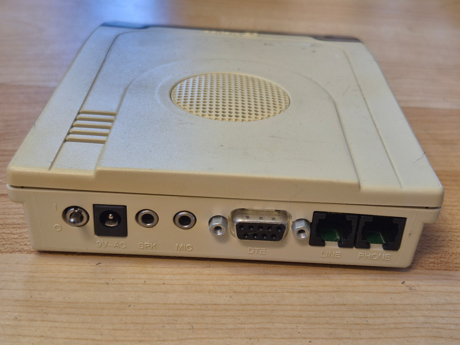 Vintage Hayes Accura 336 External Fax Modem w/Voice Model 5647US