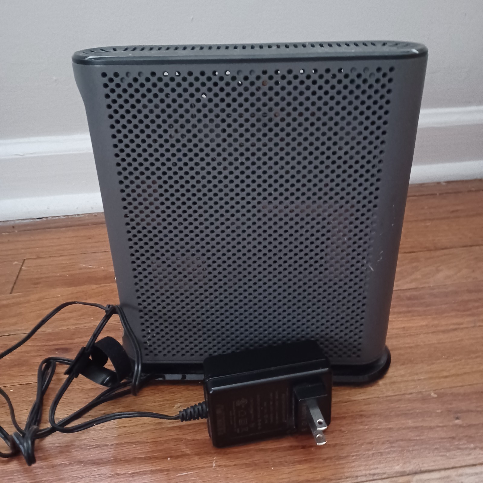 Motorola 16×4 DOCIS 3.0 Cable Modem plus AC1900 Router MG7550 Wireless Wifi