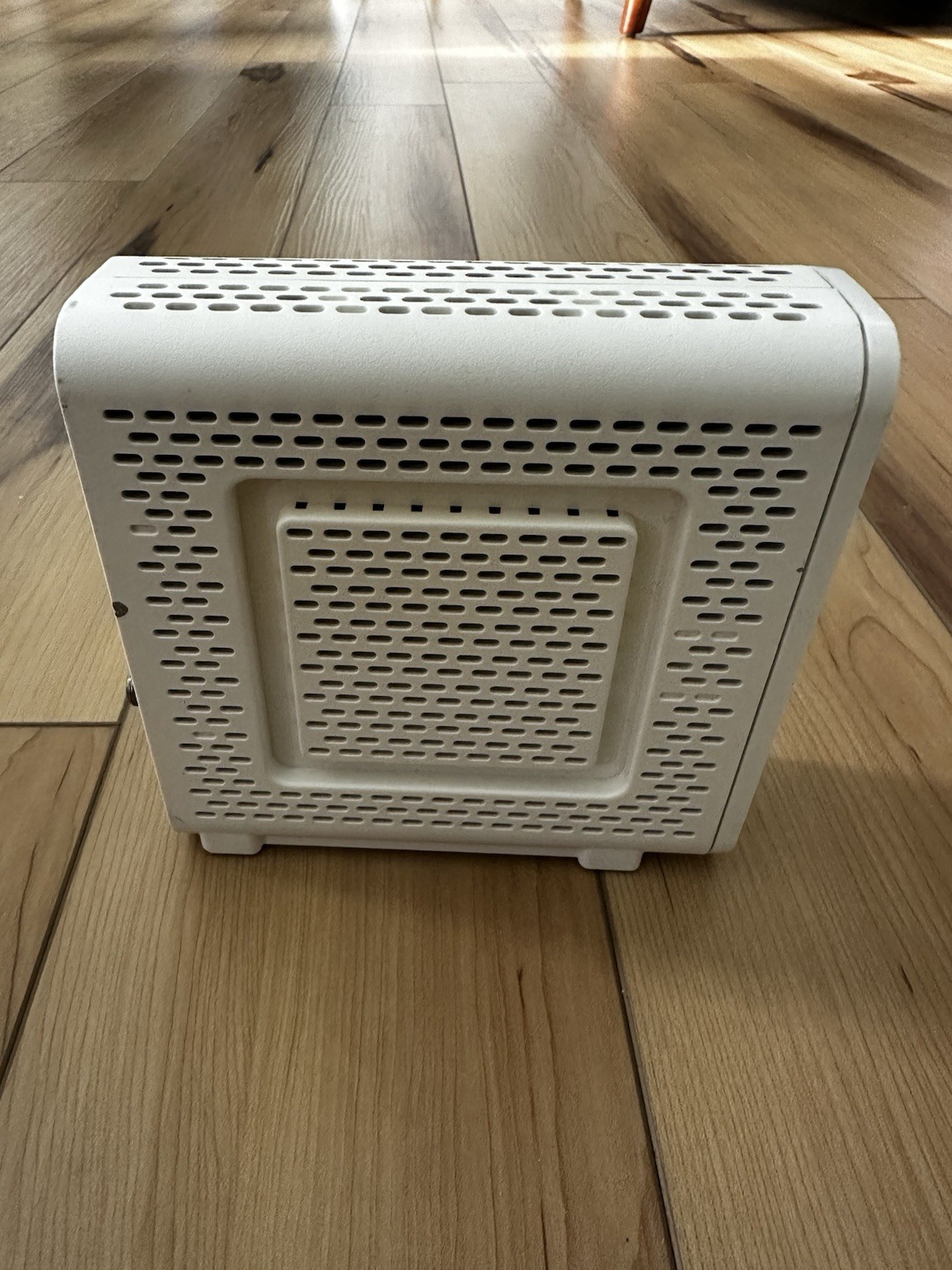 ARRIS SURFboard SB8200 DOCSIS 3.1 Cable Modem White 2-Port LAN