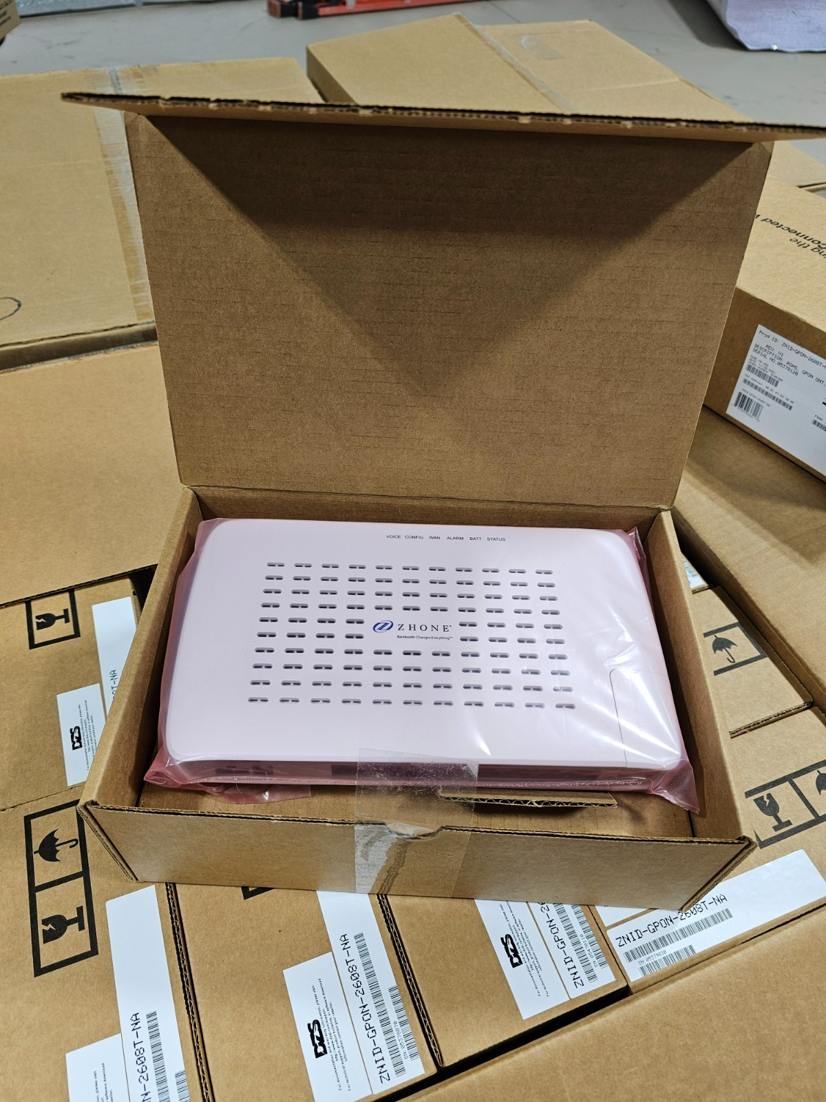 DZS ZNID-GPON-2608T-NA GPON ONT, Indoor, 0xPOTS, 8xGE POE