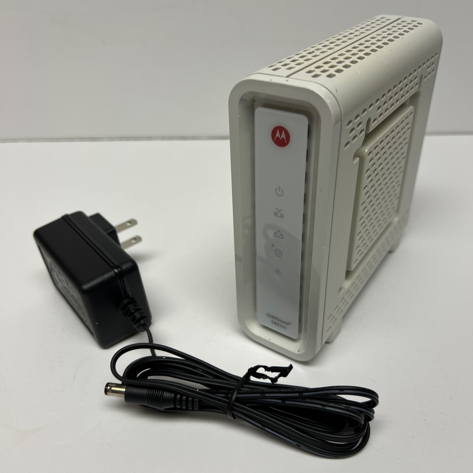 Motorola Arris Surfboard Modem SB6141 White DOCSIS 3.0 400 Series 581902-022-00