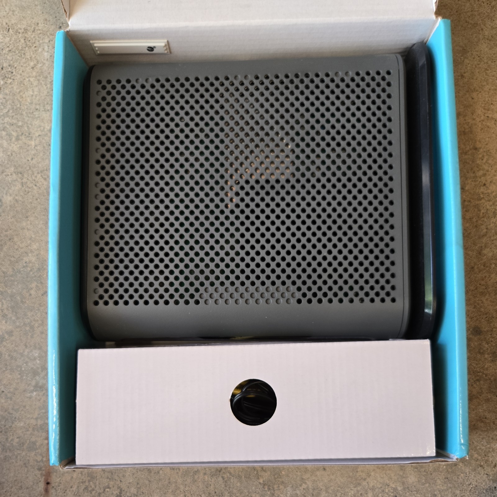 Motorola MB7621 24×8 DOCSIS 3.0 High Speed cable Modem Used w/ power adaptor