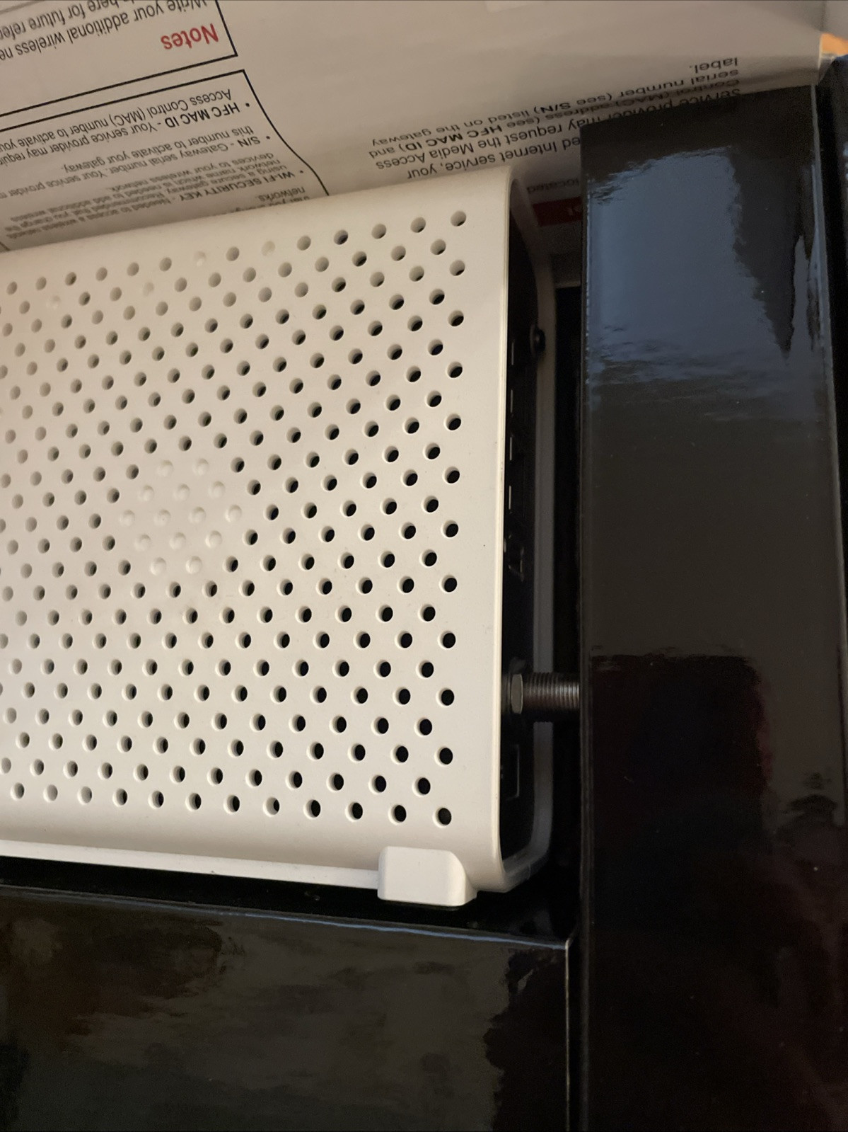 BRAND NEW Modem & Wi-Fi Router, Arris SURFboard Cable Modem N300 Model SBG6400