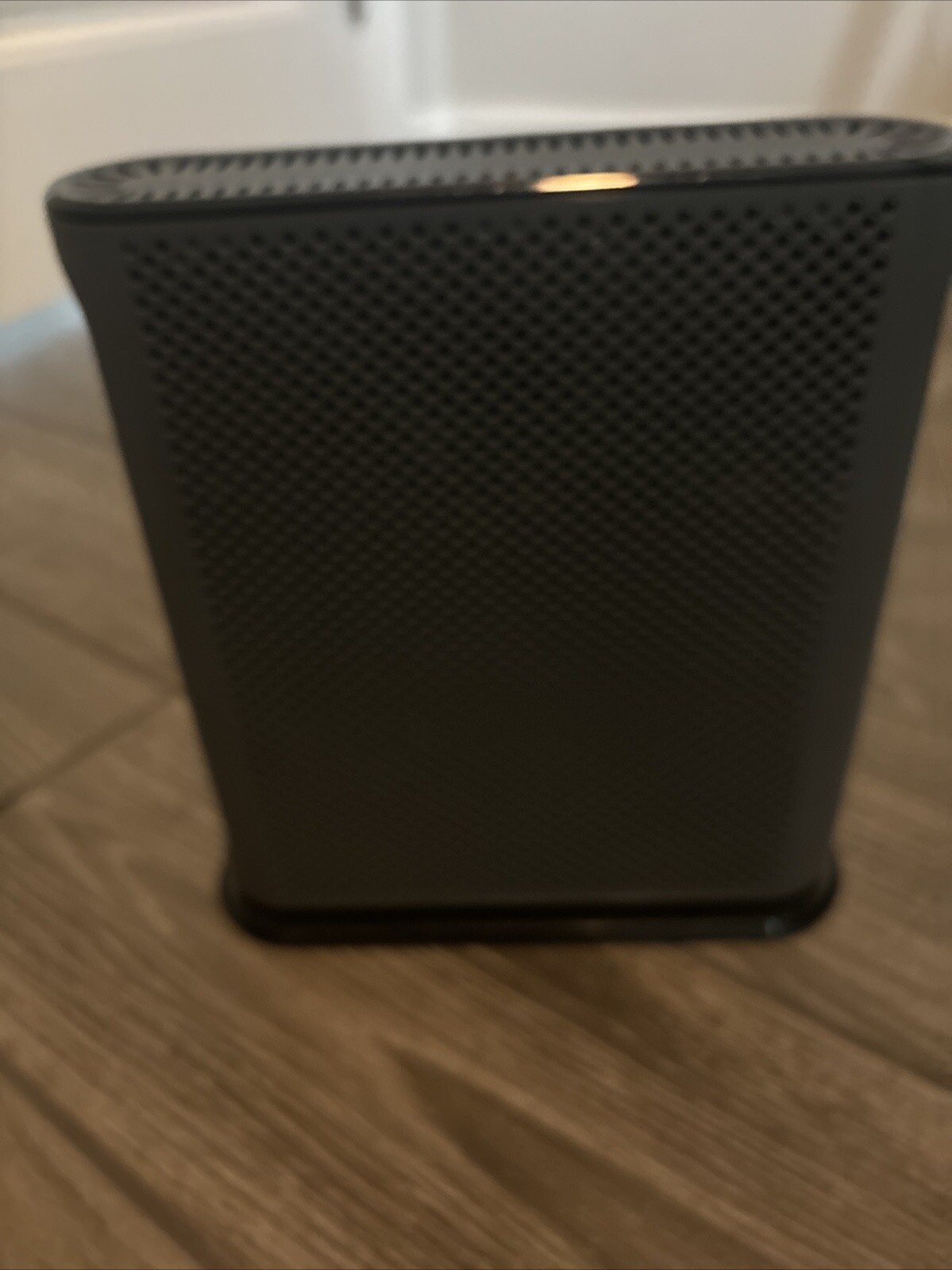 Motorola MG7700 AC1900 Dual-Band DOCSIS 3.0 Cable Modem Router
