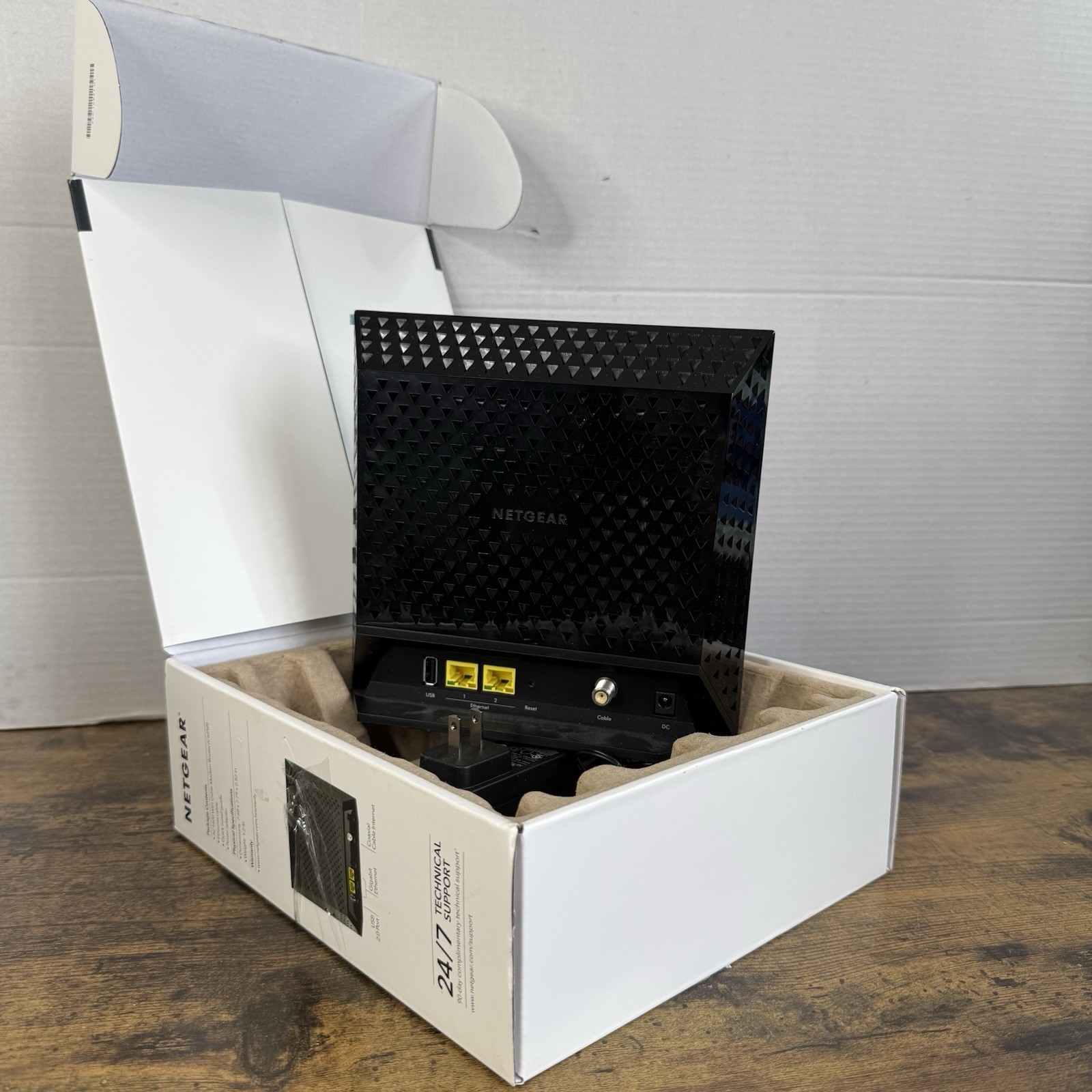 NETGEAR AC1600 Wifi Cable Modem Router C6250-1AZNAS