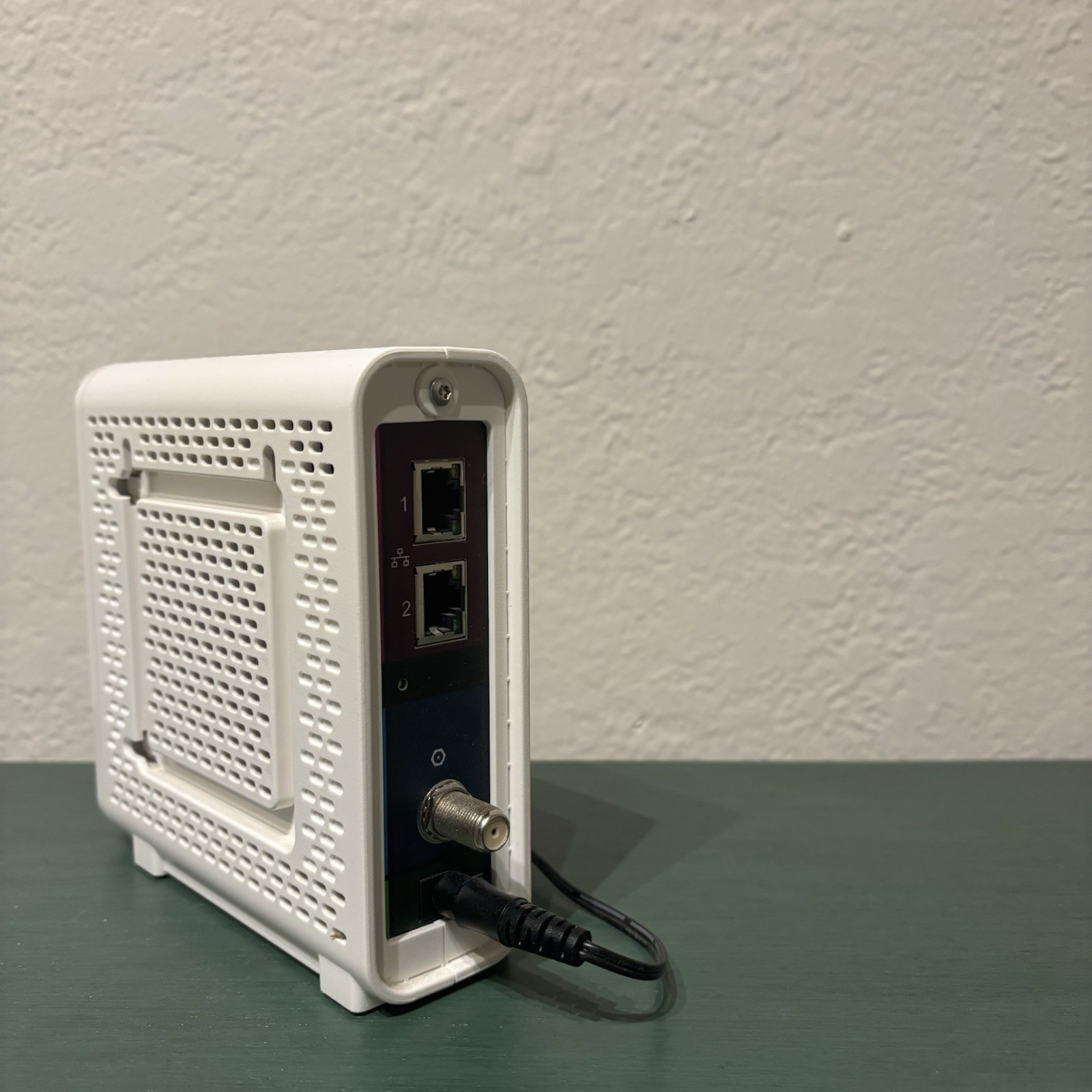 ARRIS Surfboard SB8200 Cable Modem