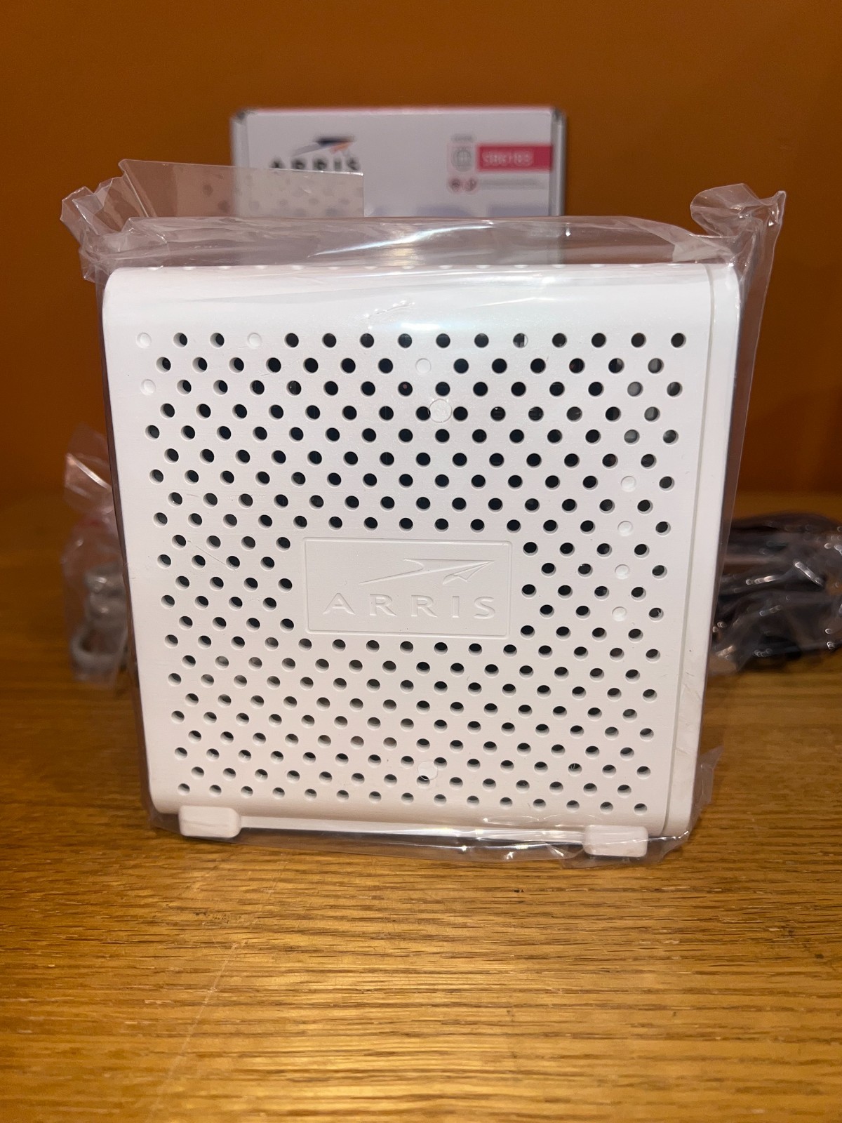 ARRIS SB6183 Cable Modem, Fast DOCSIS 3.0 16×4 Gigabit, 1 Gbps Port, 400 Mbps