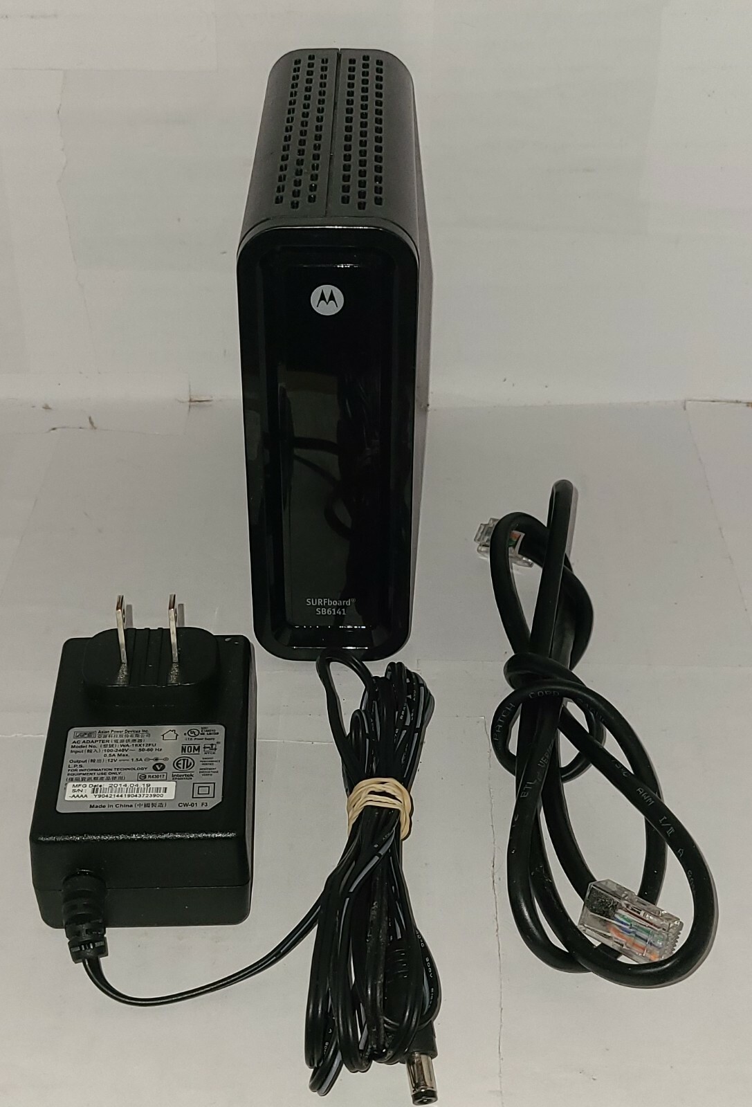 Motorola Surfboard SB6141 DOCSIS Cable Modem Kit w Cables Reset Tested