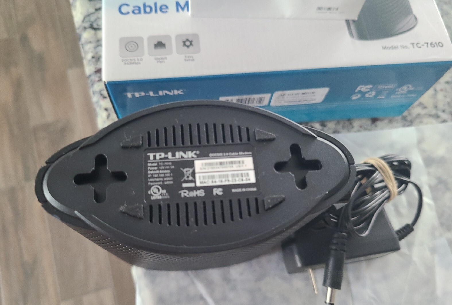 TP-LINK TC-7610 DOCSIS 3.0 Cable Modem – W Power Adapter – Excellent condition