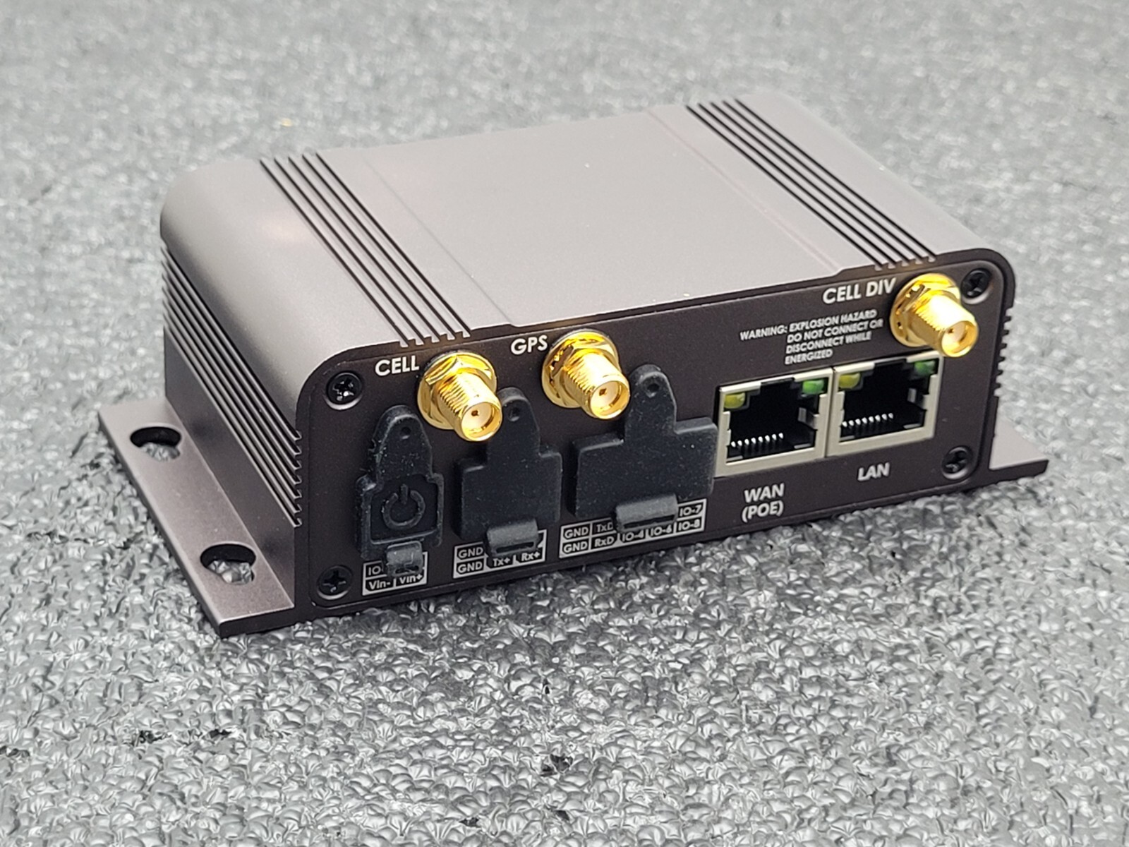Microhard IPn4Gii-NA 4G LTE Dual SIM Dual Ethernet Serial USB Gateway POE