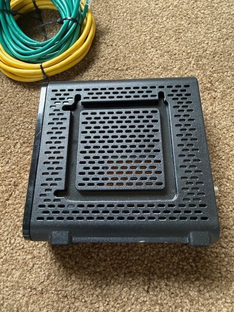 ARRIS Touchstone CM8200A Ultra Fast Cable Modem – Black