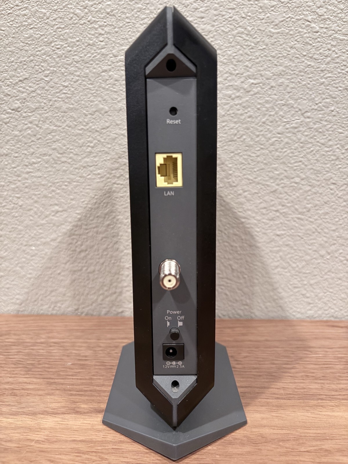 NETGEAR CM1000-100NAS DOCSIS 3.1 Gigabit Cable Modem. Max speeds of 1.0 Gbps,