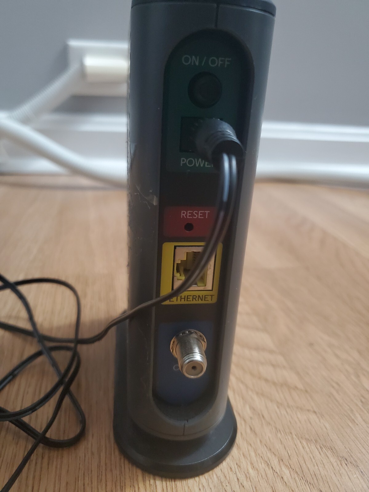 Motorola Cable Modem WiFi Router, Model: MB7220