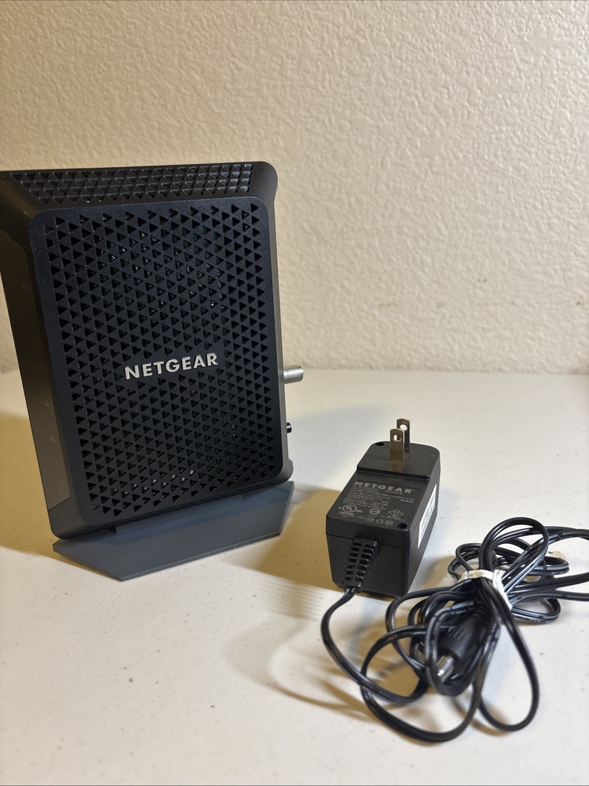 NETGEAR CM700-100NAS Cable Modem