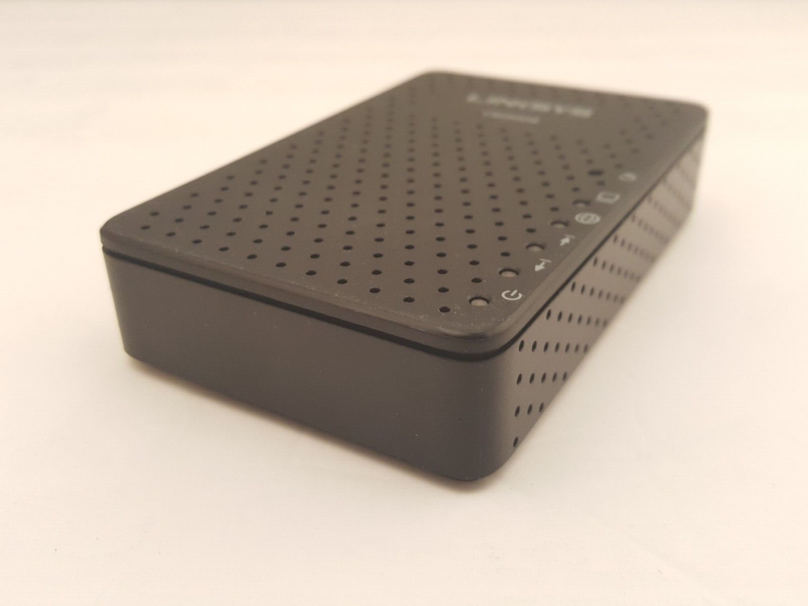 LINKSYS 8 x 4 Cable Modem | 8 x 4 Bonded Channels | DOCSIS 3.0 | CM3008 | USED