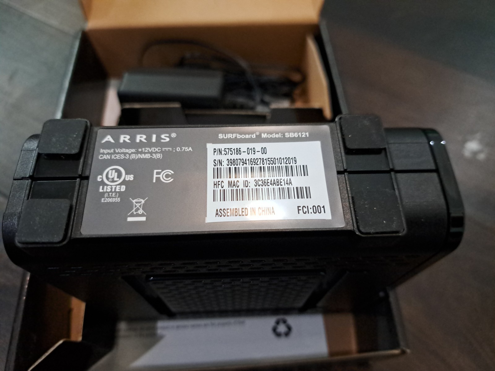 Motorola SURFboard Modem SB6121 (575319-019-00) 172 Mbps 4X Faster Arris