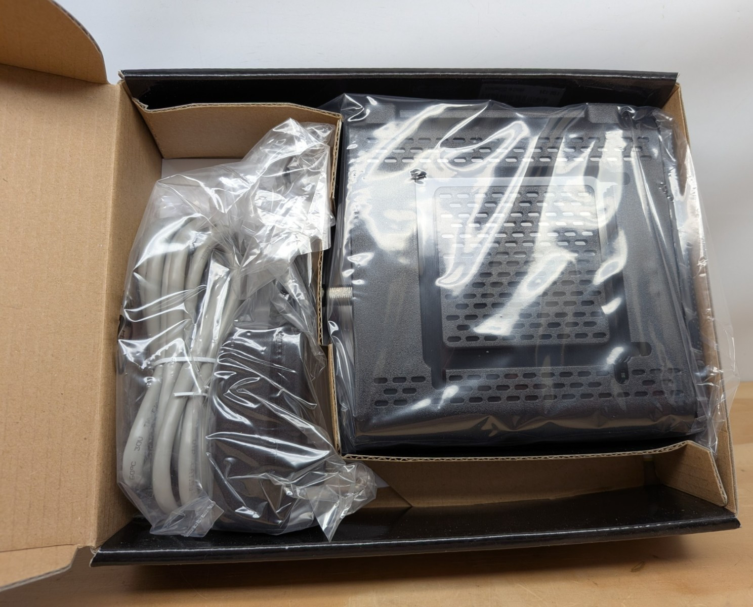 Motorola Surfboard Extreme Cable Modern Model; SB6121