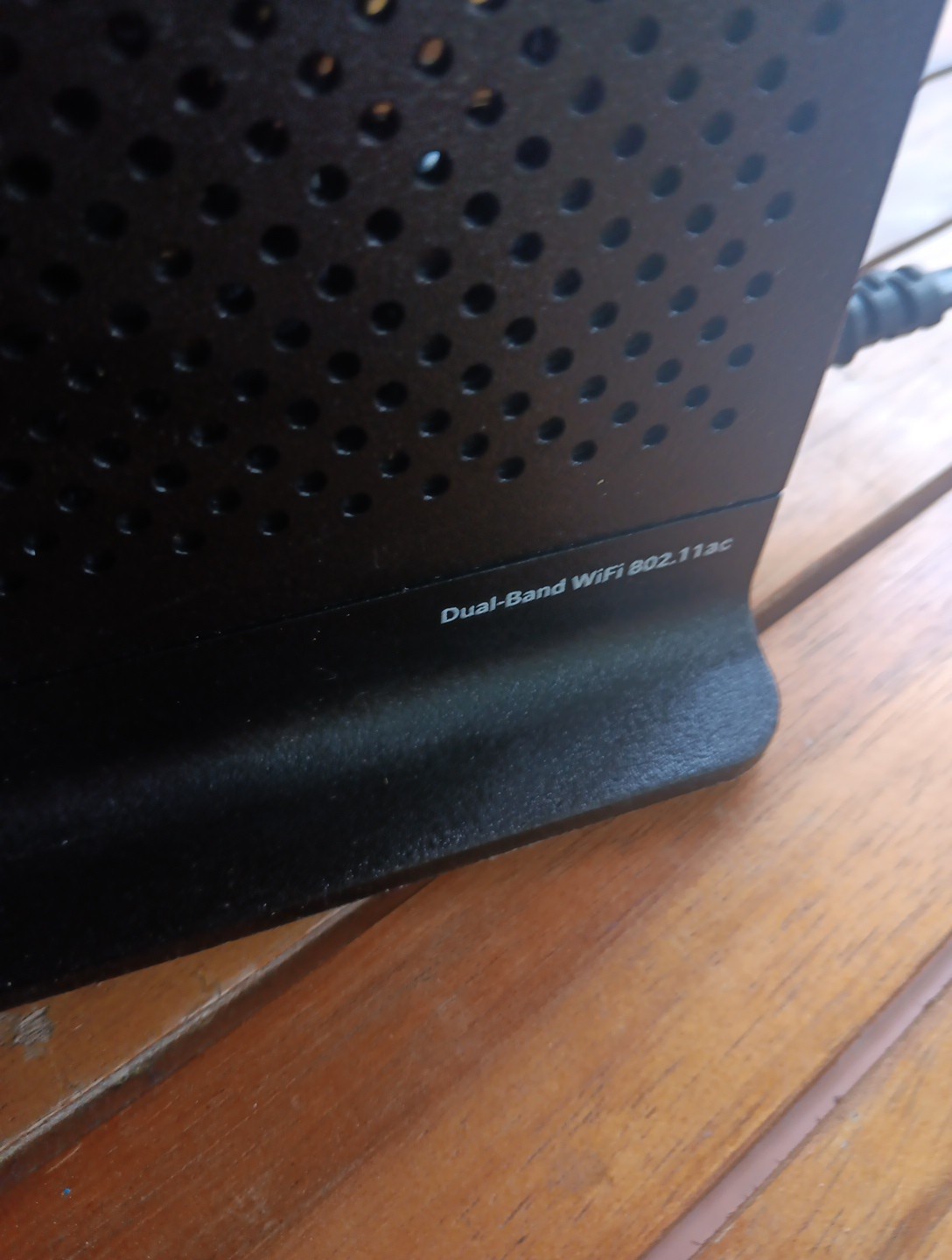 Xfinity Technicolor XB3 Wireless Gateway (Model DPC3941T) – DOCSIS 3.0 + Cables
