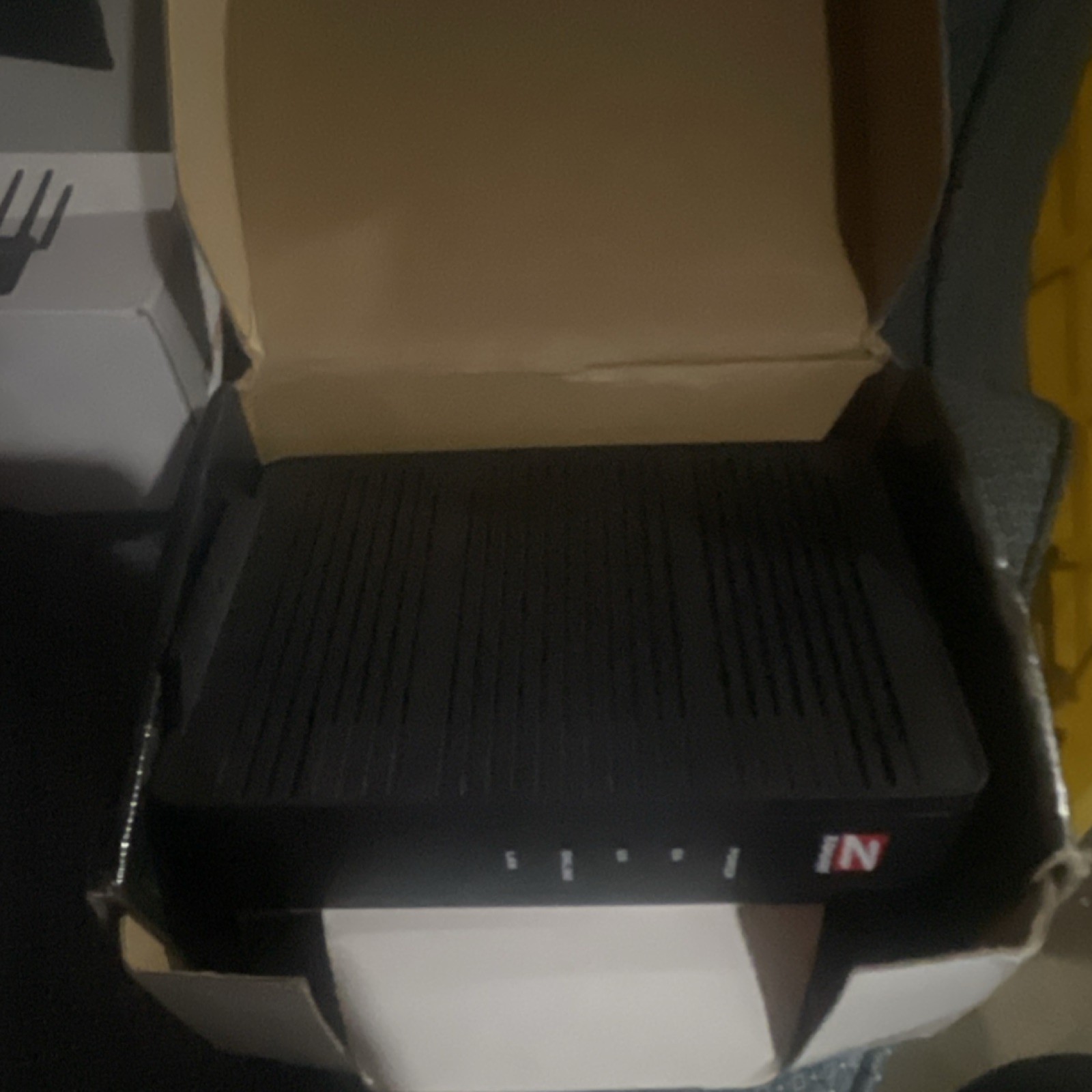Zoom 686 Mbps 16×4 DOCSIS 3.0 Cable Modem Model 5370 XFINITY Time Warner