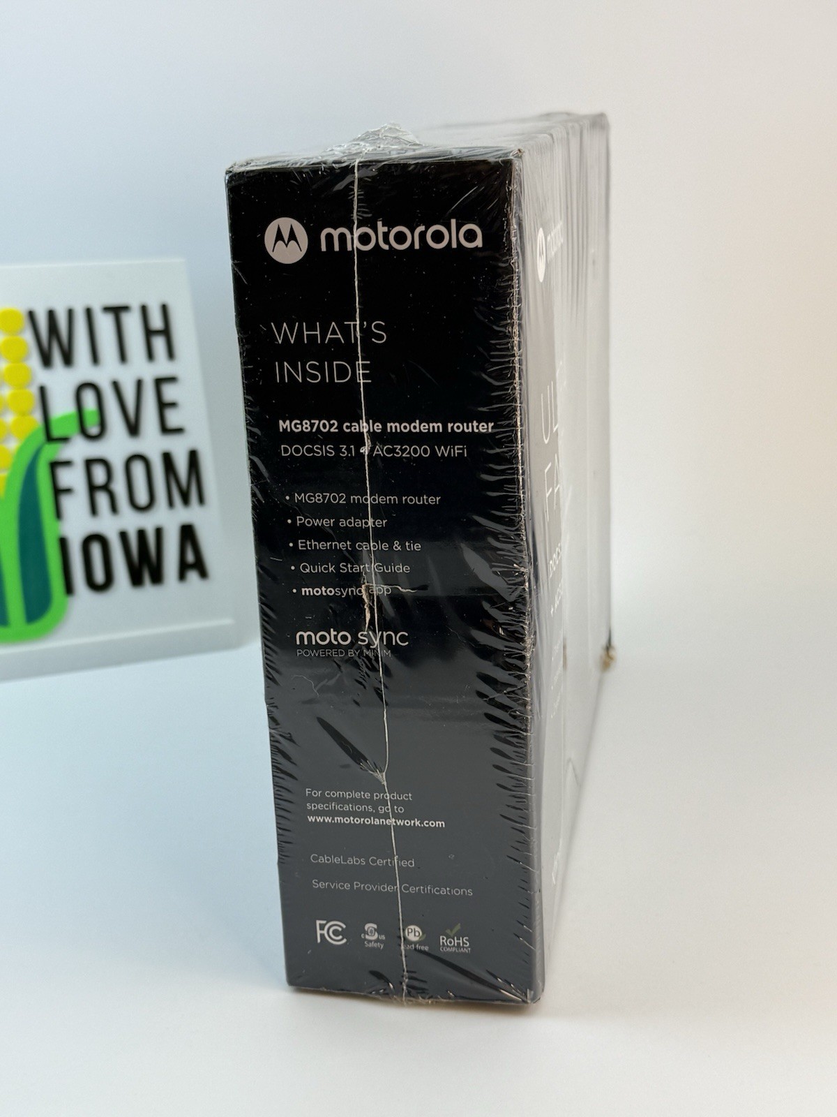 Motorola Ultra-Fast DOCSIS 3.1 Cable Modem with AC3200 Dual Band Router MG8702