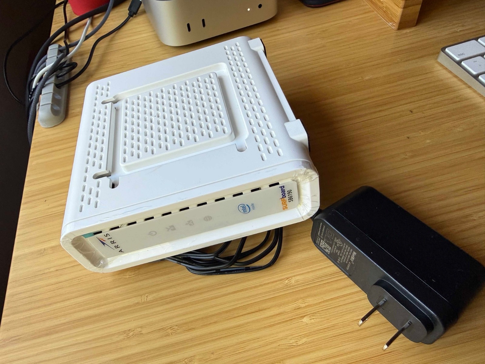 ARRIS SURFboard DOCSIS 3.0 Cable Modem – SB6190