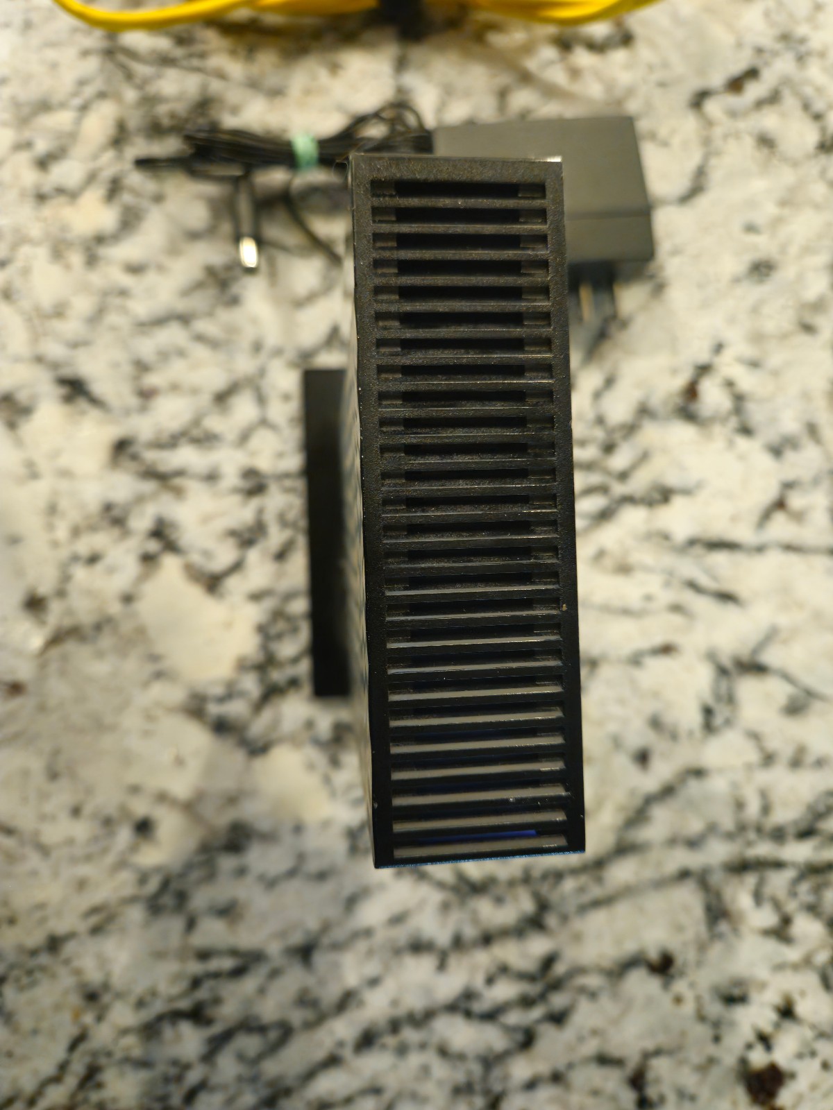 Asus CM-16 DOCSIS 3.0 Cable Modem Gigabit LAN 686Mbps w Power Cord & Ethernet