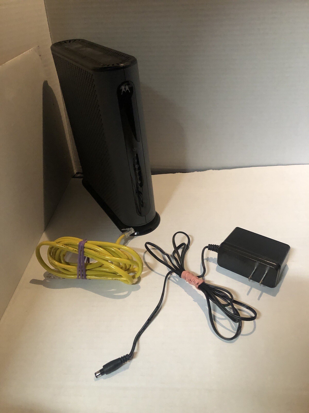 MOTOROLA MG7540 16×4 Cable Modem Plus AC1600 Dual Band Wi-Fi Gigabit Router