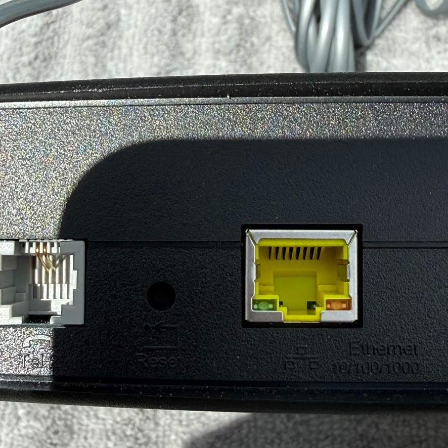 ARRIS Internet Cable Modem DOCSIS 3.0 Model TM1602A
