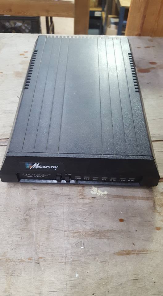 MICROCOM QX/4232 BIS MNP CLASS 10 EXTERNAL MODEM W166