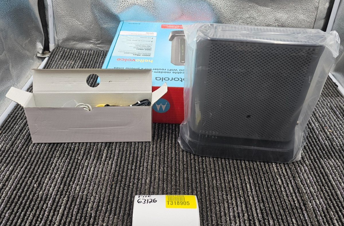 Motorola MT7711 Cable Modem Plus AC1900 WiFi Router Modem
