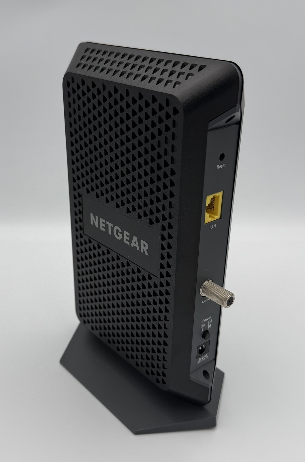 NETGEAR CM1000 Ultra High Speed 3.1 Cable Modem 32×8 Gigabit Ethernet Tested