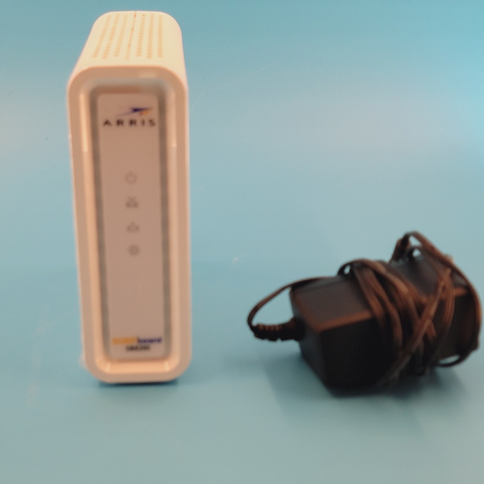 ARRIS SURFboard SB8200 High Speed Cable Modem DOCSIS 3.1 Gigabit