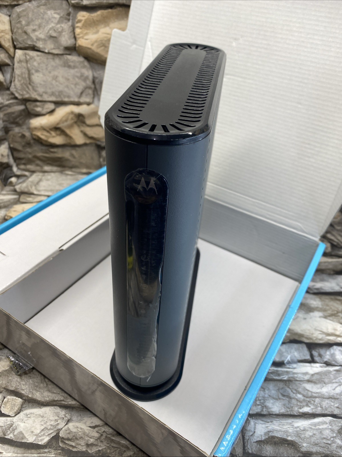 Motorola MG7700 AC1900 Dual-Band DOCSIS 3.0 Cable Modem Router With Box+ Nice