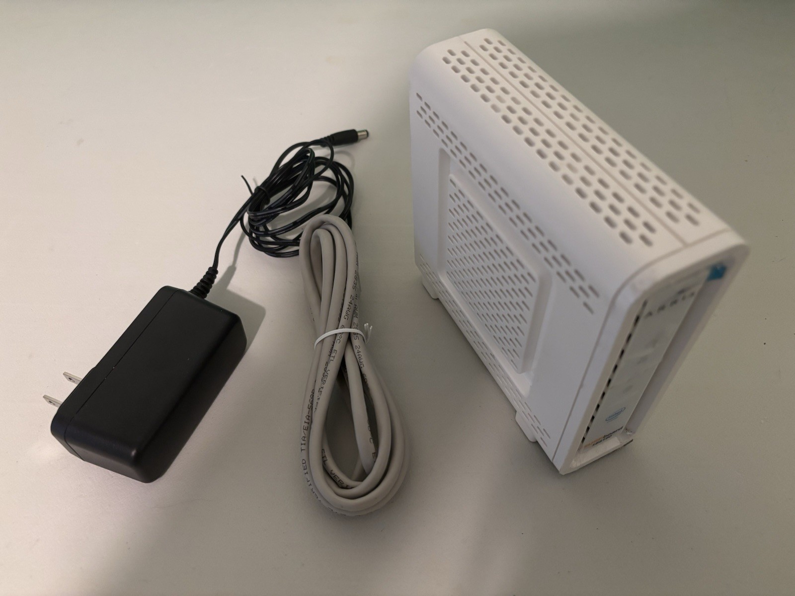 ARRIS SURFboard SB6190 DOCSIS 3.0 32 x 8 Gigabit Cable Modem