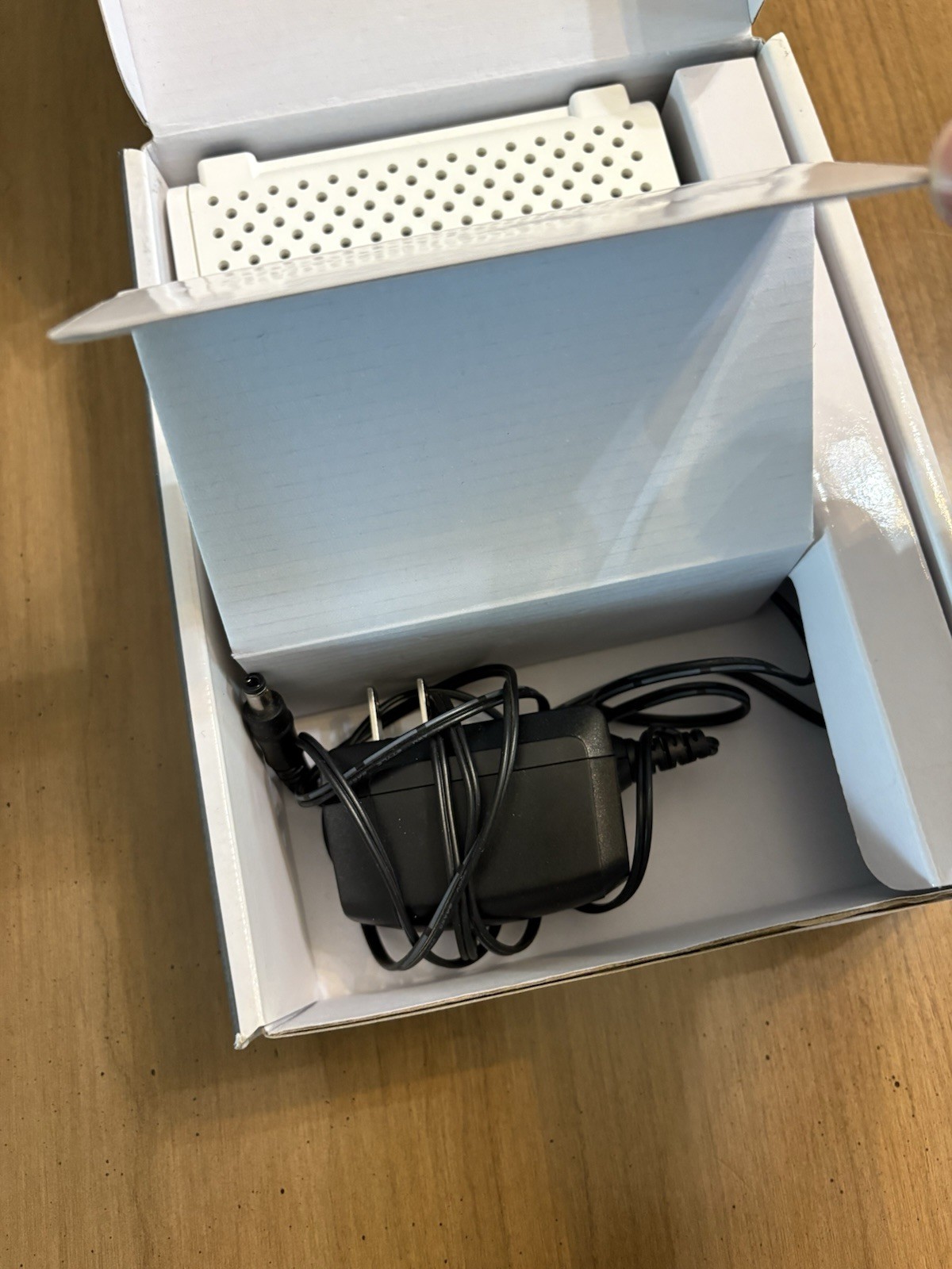 ARRIS Motorola SURFboard Cable Modem SB6183 DOCSIS 3.0 600 White