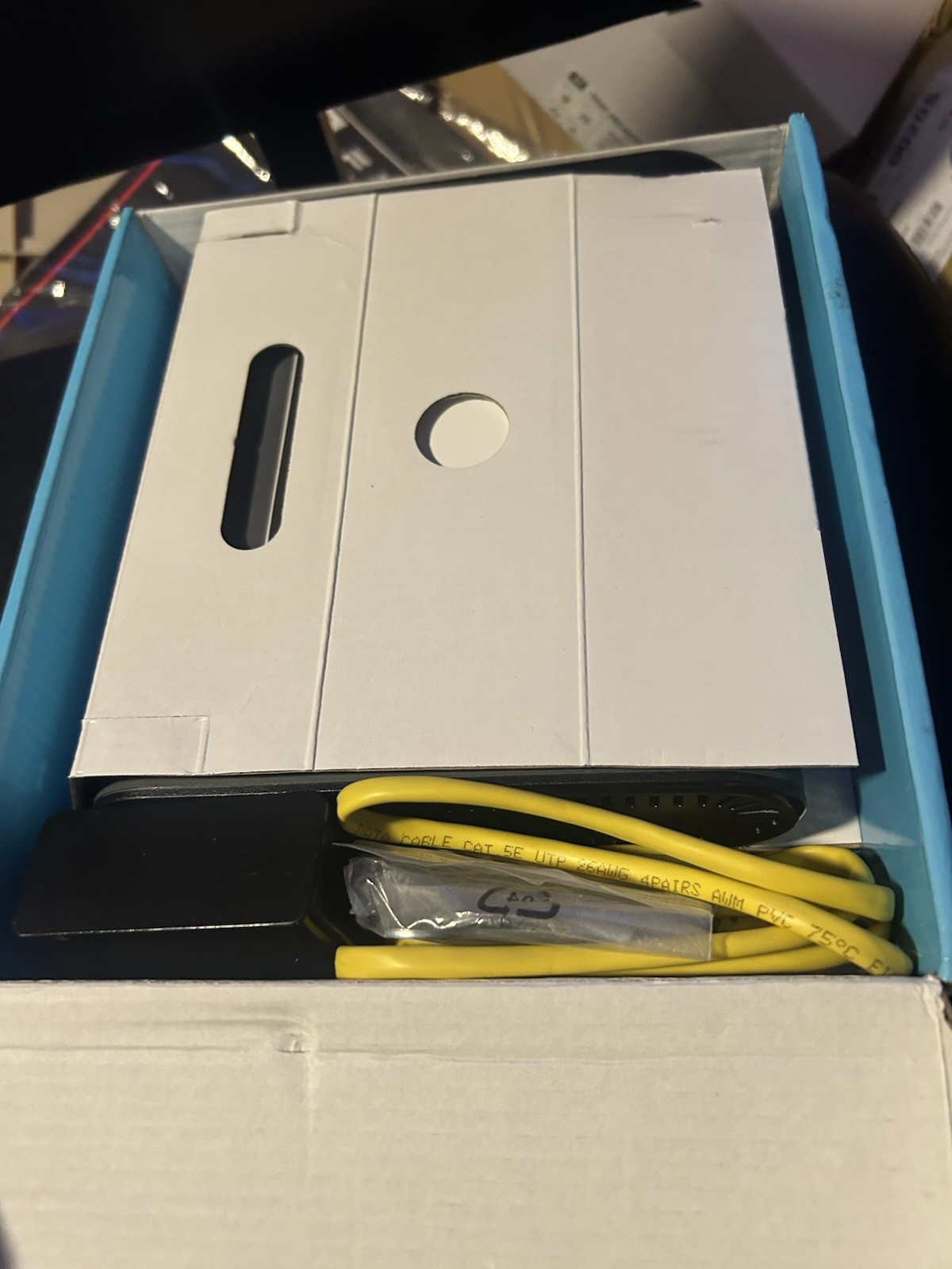 Motorola 24×8 Cable Modem MB7621-10 1000+ Mbps / Open Box