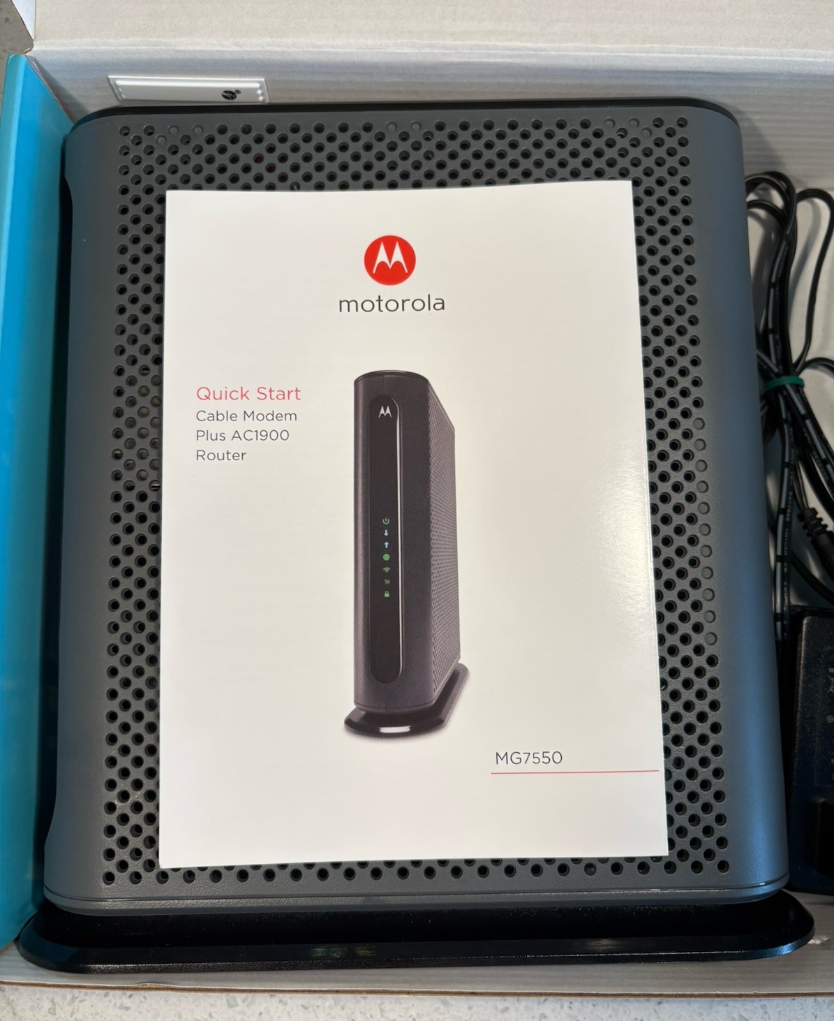 Motorola MG7550 16×4 High Speed ​​Cable Modem Plus AC1900 WiFi Router – Gray