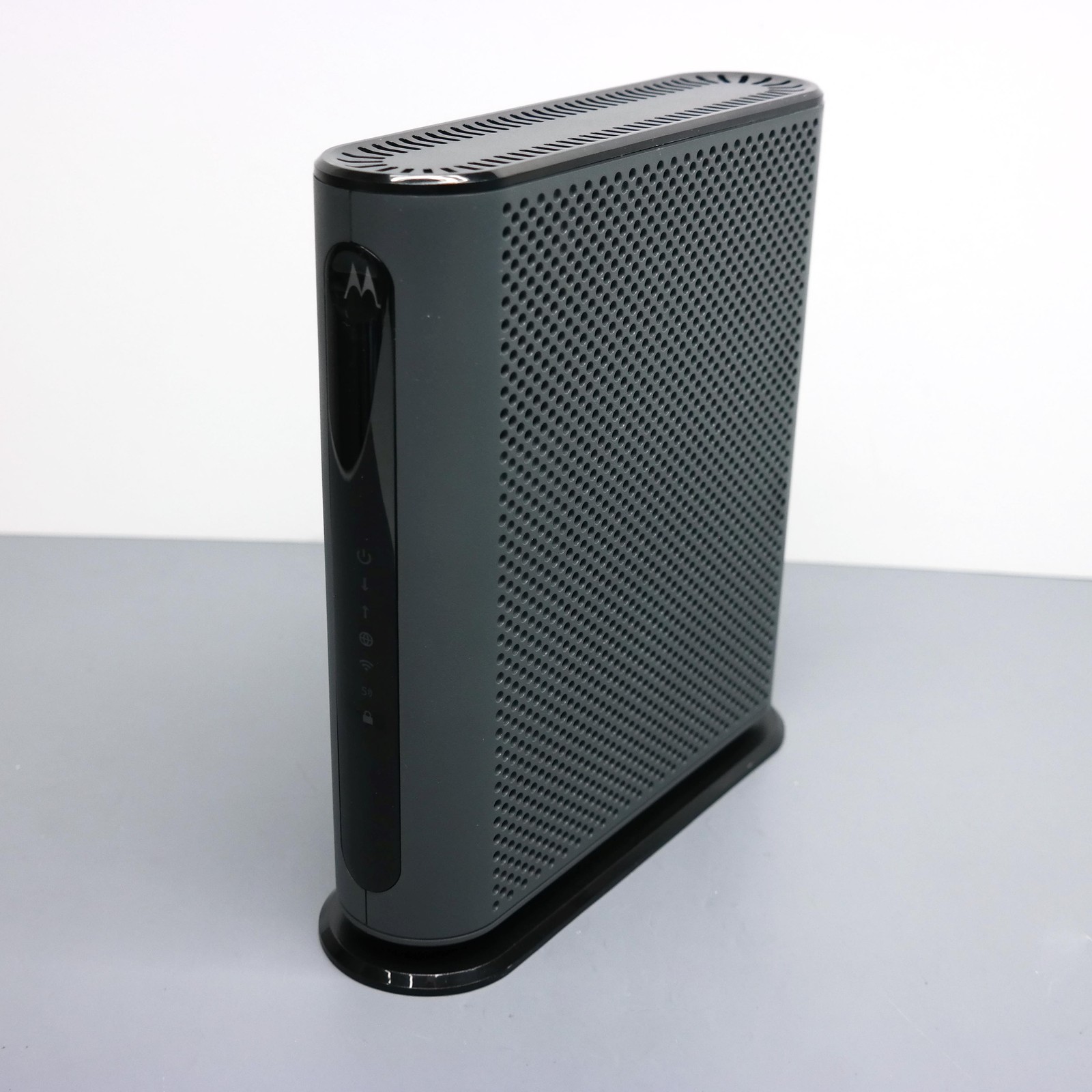 Motorola MG7540 16×4 DOCSIS 3.0 Cable Modem Plus AC 1600 Router