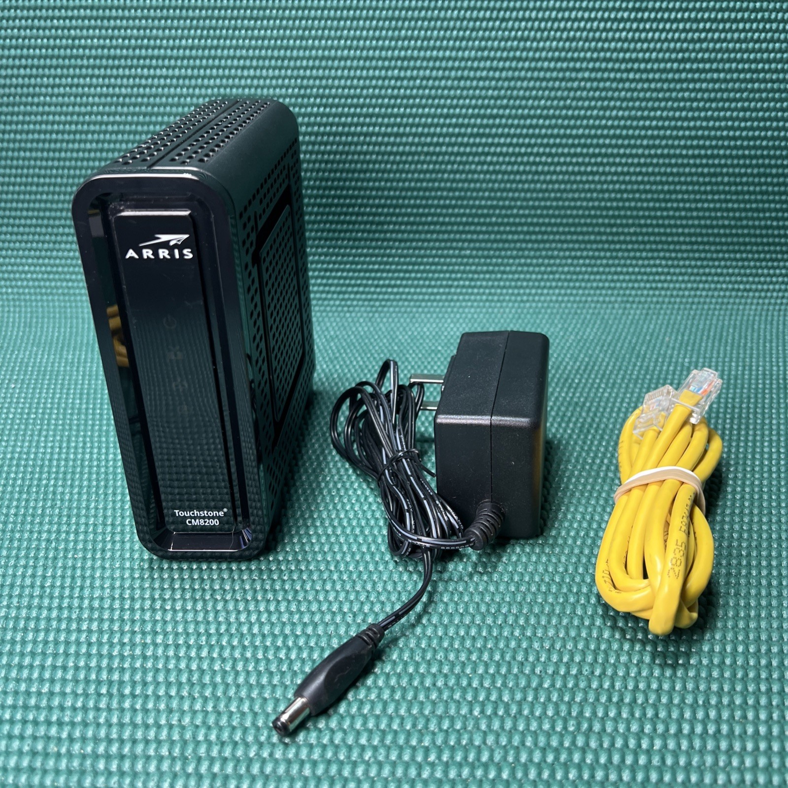 ARRIS Touchstone CM8200A DOCSIS 3.1 Ultra Fast Cable Modem – Black