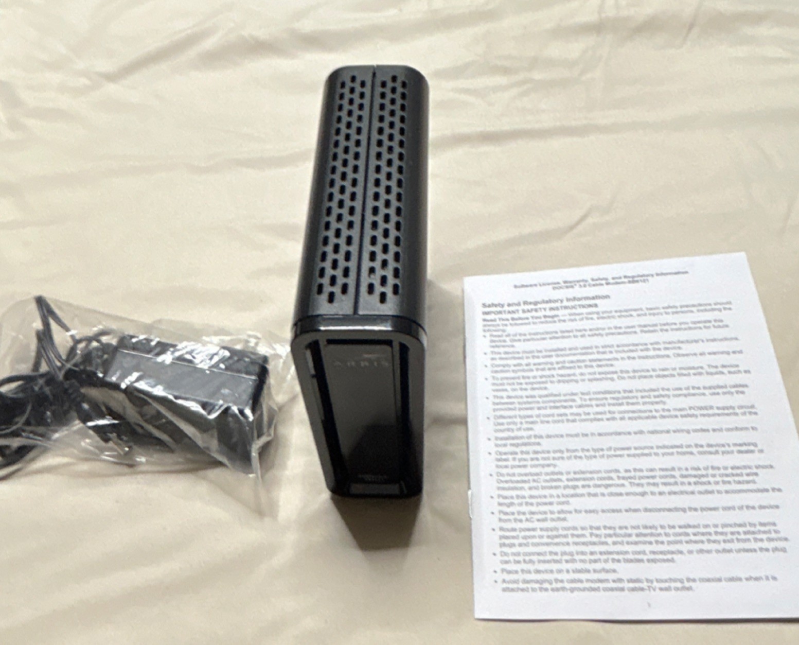 ARRIS Surfboard SB6121 DOCSIS 3.0 Cable Modem 172 Mbps Black w/ Adapter