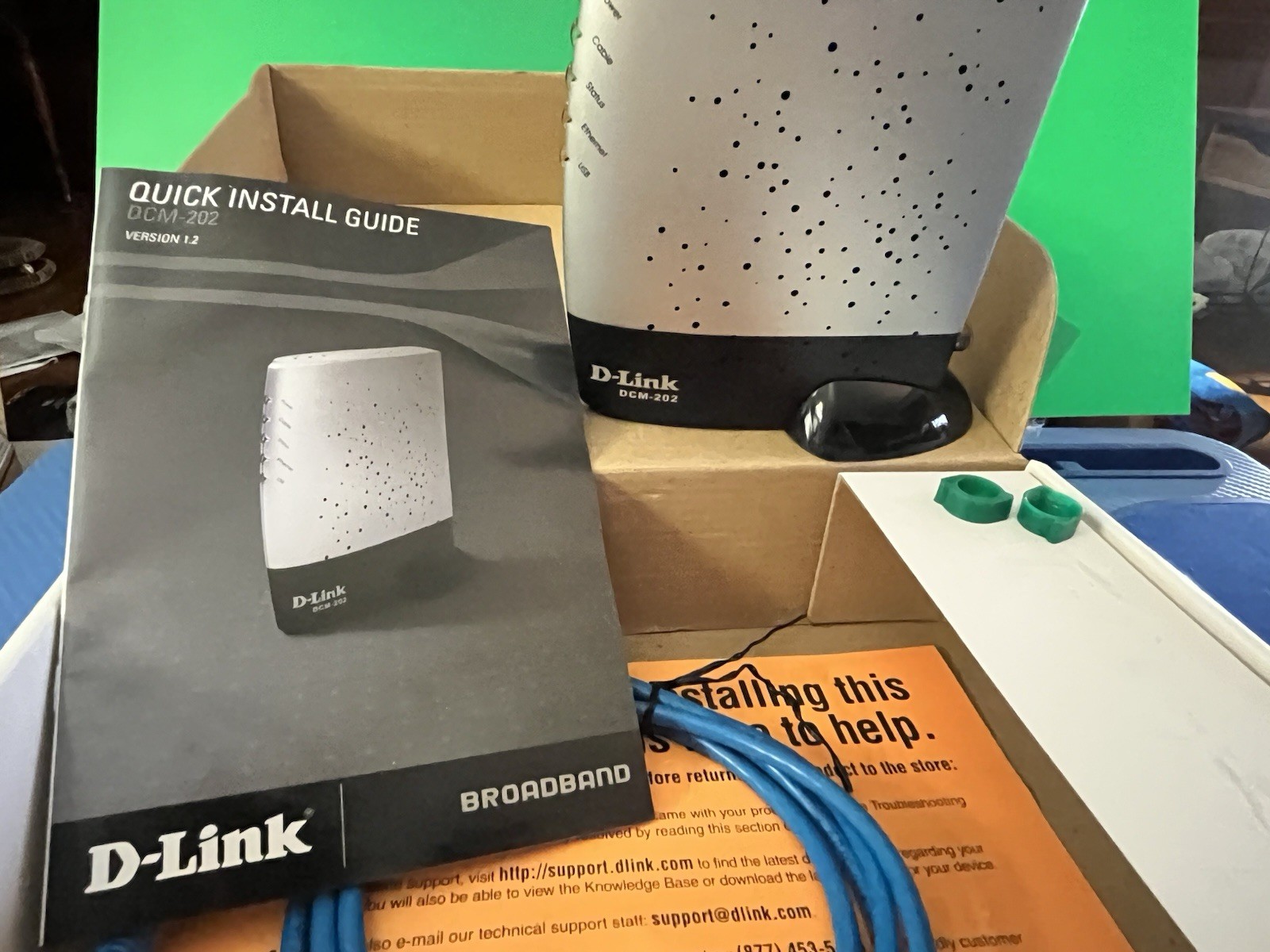 D-Link DCM-202 Broadband Modem UPC:790069271335