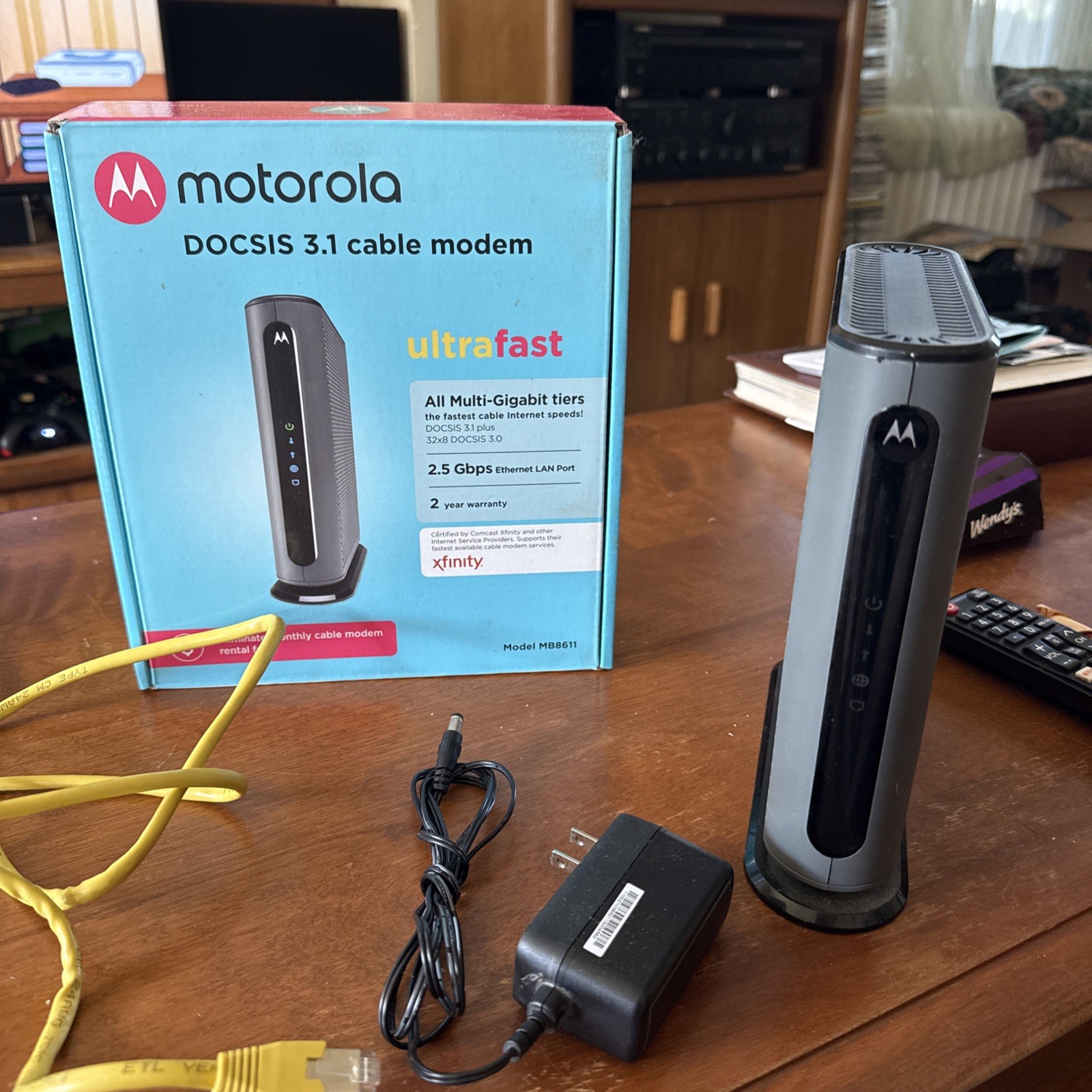 Motorola MB8611 DOCSIS 3.1 Multi-Gig Cable Modem 2.5 Gbps 2500 Mbps Max